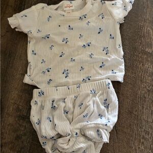 Cat & Jack White and Blue Floral Set